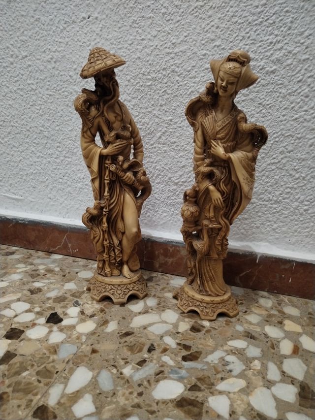 2 figure orientali vintage in resina