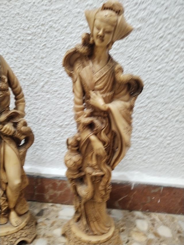 2 figure orientali vintage in resina