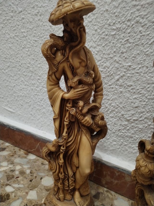 2 figure orientali vintage in resina