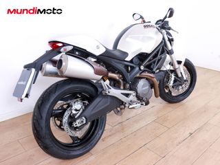 DUCATI MONSTER 696