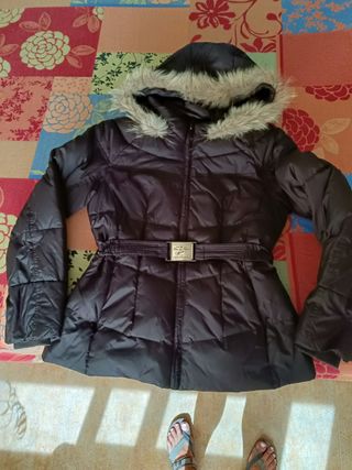 Chaquetón marrón con capucha