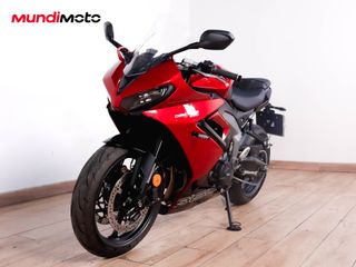 TRIUMPH DAYTONA 660