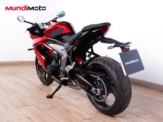 TRIUMPH DAYTONA 660