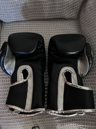 Guantes boxeo Buddha 14oz
venta en Melilla/ Malaga