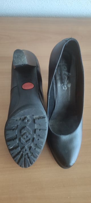 Zapatos negros tacón