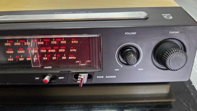 Radio despertador Philips 570 vintage