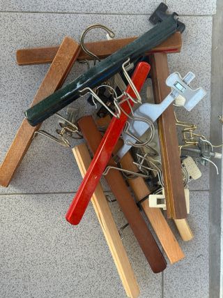 Perchas multicolor metálicas