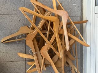 Perchas multicolor metálicas