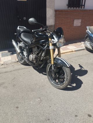 Hyosung GT250 Comet - averiada