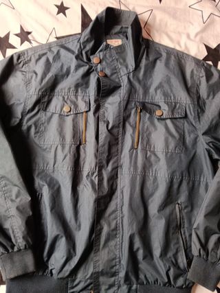 Cazadora impermeable azul