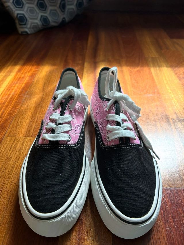 Zapatillas rosas estampadas  D.Franklin ( nuevo )