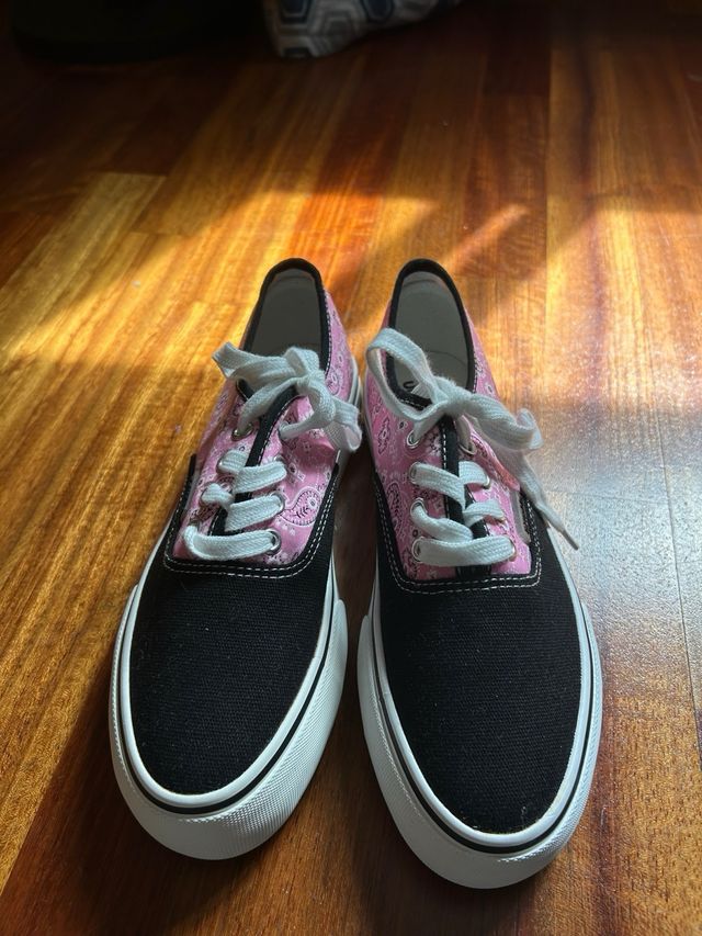 Zapatillas rosas estampadas  D.Franklin ( nuevo )