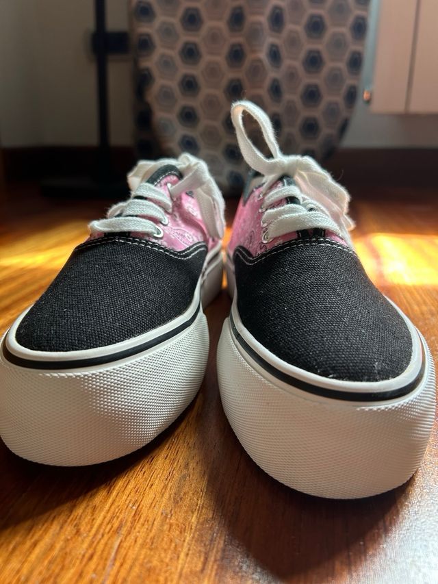 Zapatillas rosas estampadas  D.Franklin ( nuevo )