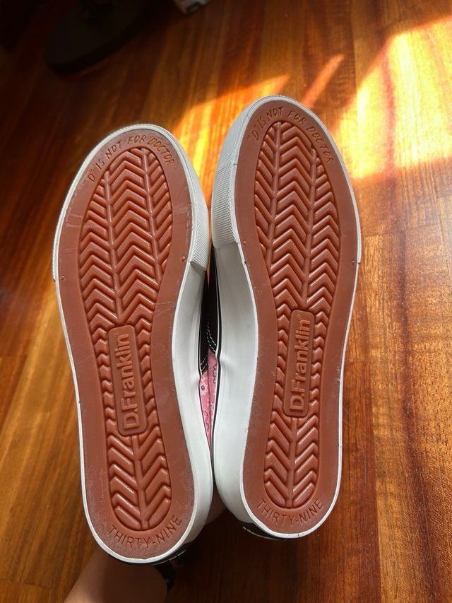 Zapatillas rosas estampadas  D.Franklin ( nuevo )