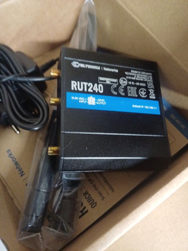 RUT240 Teltonika - Router Industrial
