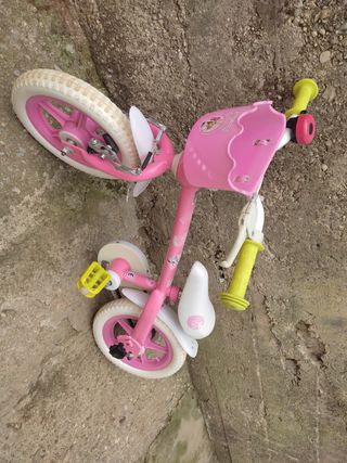 Bicicleta niña 3-4-5 años, con ruedinas traseras.