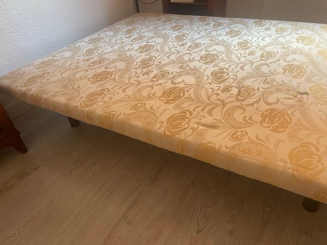 Canapé rígido 135x190 beige/dorado