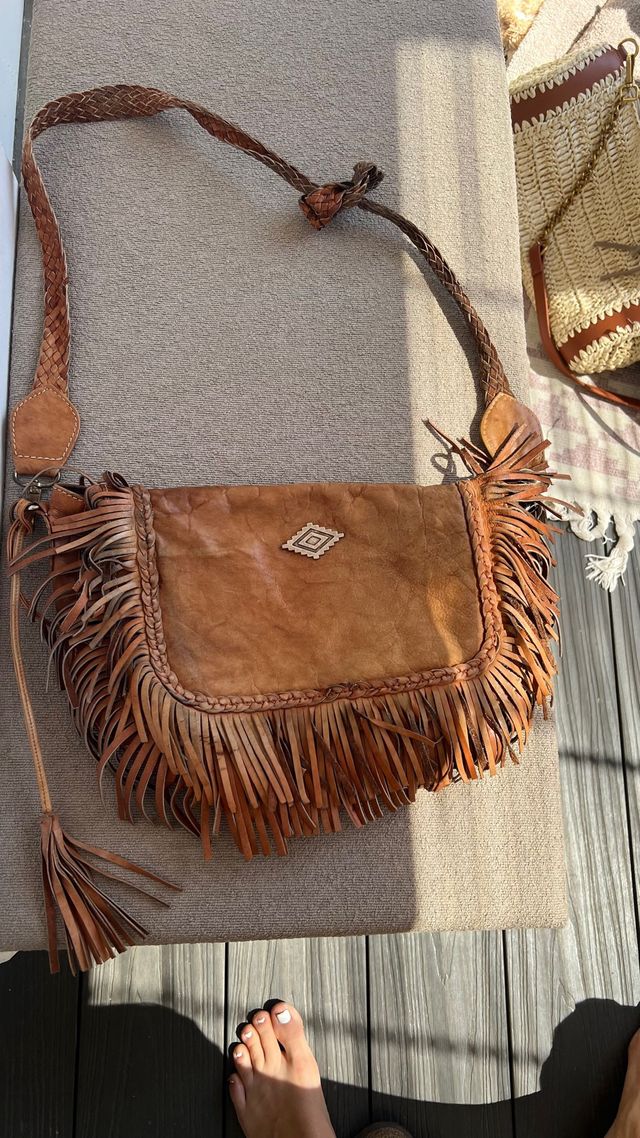 Bolso marrón flecos piel