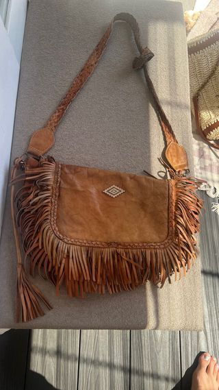 Bolso marrón flecos piel