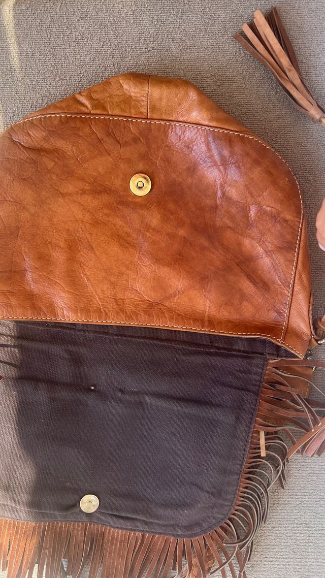 Bolso marrón flecos piel