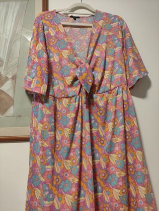 4 Vestidos veraniegos multicolor talla XL