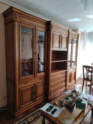 Armario madera salón clásico