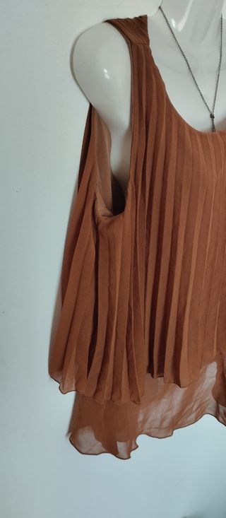 Blusa marrone plissettata
