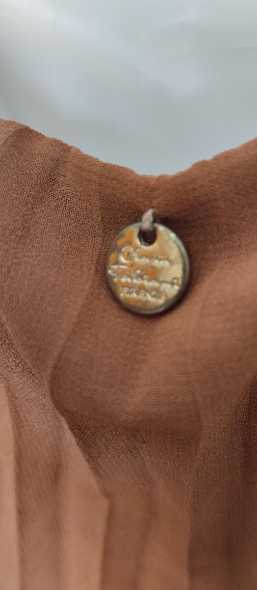 Blusa marrone plissettata