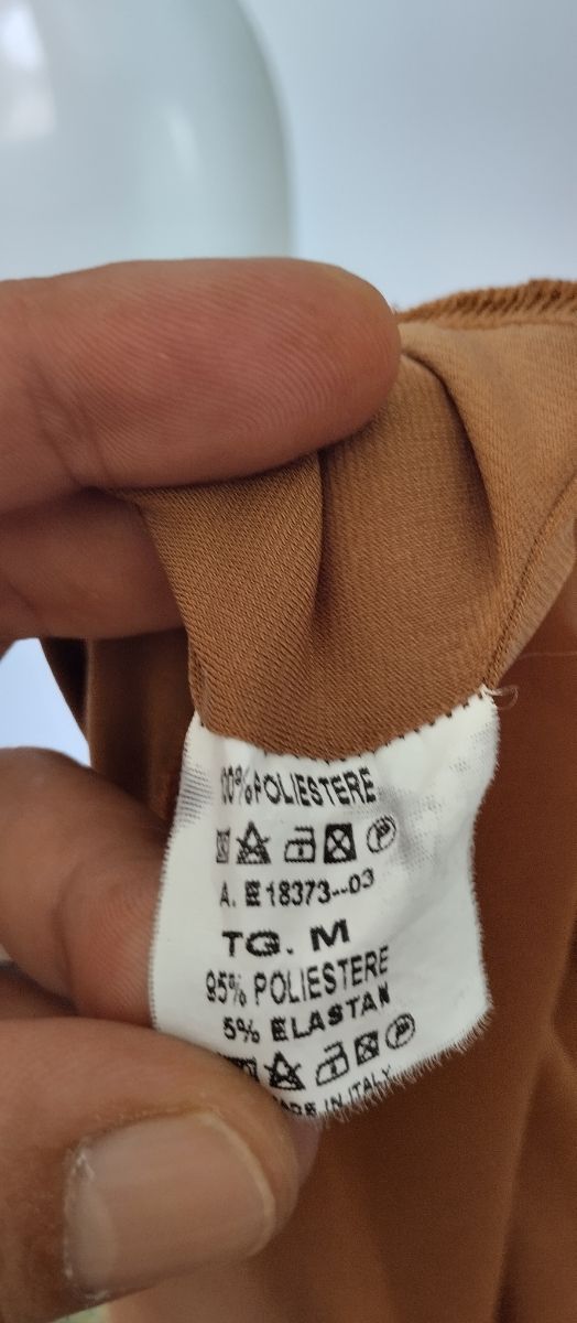 Blusa marrone plissettata