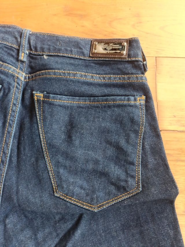 Pantalones vaqueros oscuros