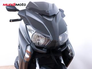 YAMAHA X-MAX 400 MOMODESIGN