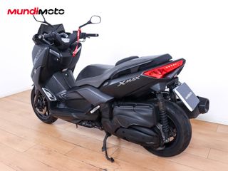 YAMAHA X-MAX 400 MOMODESIGN