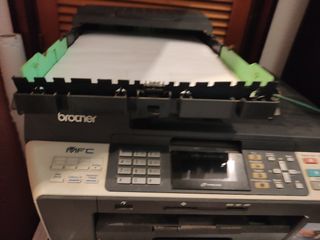 Brother MFC: Fotocopiadora