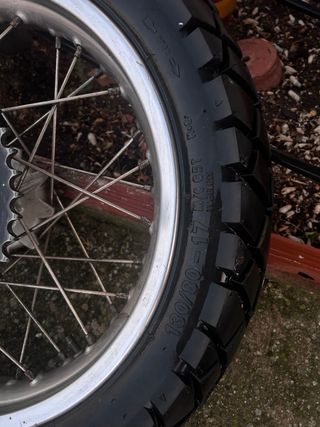Llanta BMW F650GS 17" con neumático
