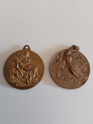 2 Medallas antiguas religiosas y militares