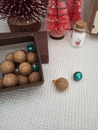 Set «classico» con albero di Natale e miniatura