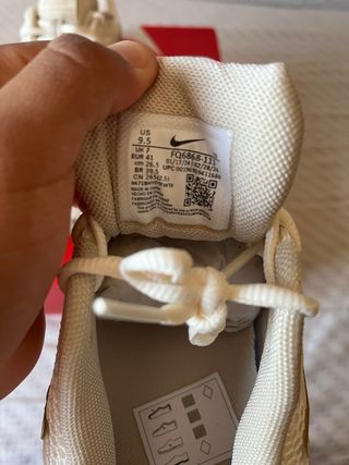 Zapatillas Nike Zoom Vomero 5 Beige - 41