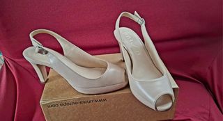 Sandalias beige mujer tacón