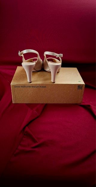 Sandalias beige mujer tacón