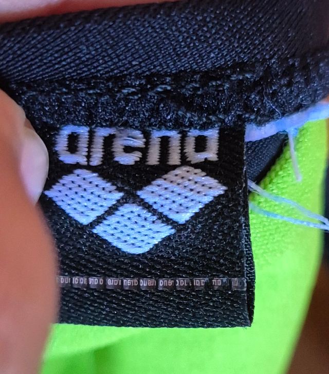 Bañador Arena niña talla 10