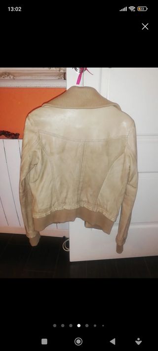 Cazadora Bershka piel beige M