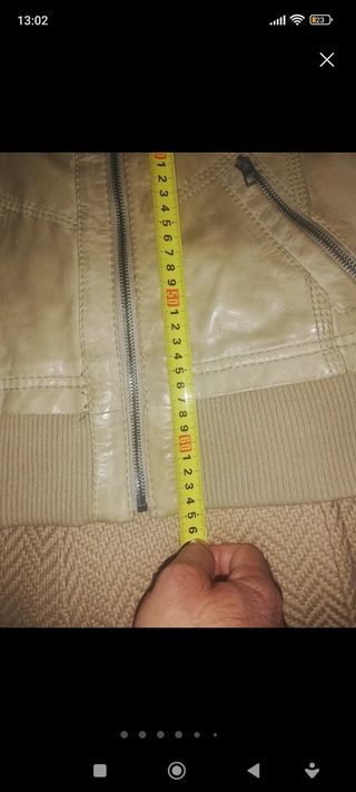 Cazadora Bershka piel beige M