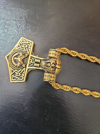 Collar Mjolnir dorado