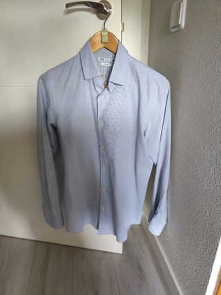 Camisa azul hombre