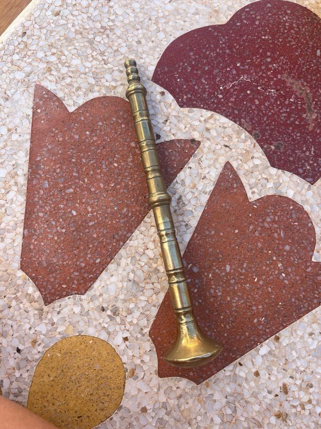 Mortero de latón antiguo