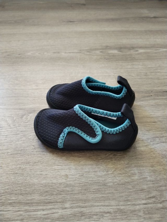 Nuevas - Zapatillas bebé velcro
