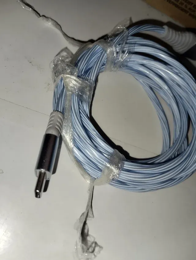 Cable USB-C a USB azul luces