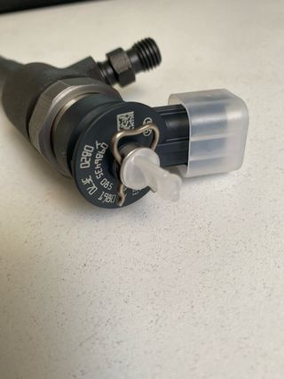 Inyector diesel 0445110135 