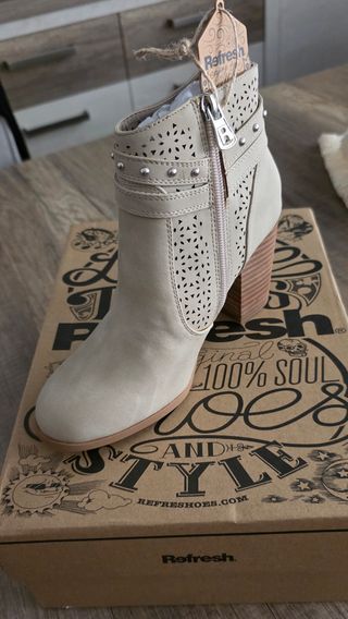Botines Refresh beige, talla 35