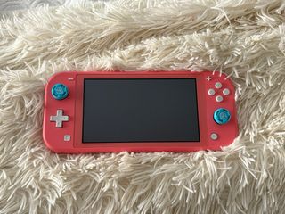 Nintendo Switch Lite Coral - Animal Crossing